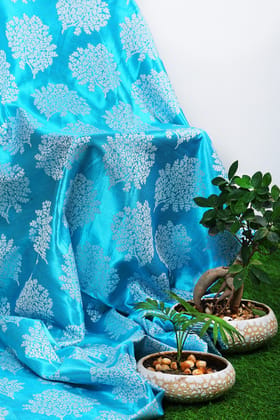 Parda Online 213 cm (7 ft) Jacquard Blue & White Abstract Design Single Curtain | Eyelet Window Curtain | Fine Blended Jacquard Fabric | For Living Rooms and Bedrooms | Pack of 1 | 213 L x 121 W centimeters Parda Online 213 cm (7 ft) Jacquard Blue & White Abstract Design Single Curtain | Eyelet Window Curtain | Fine Blended Jacquard Fabric | For Living Rooms and Bedrooms | Pack of 1 | 213 L x 121 W centimeters