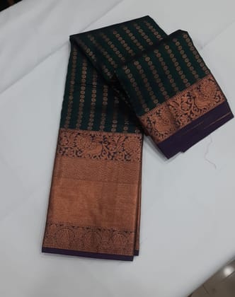 Woven, Solid/Plain  Pure Silk Saree  (Green)