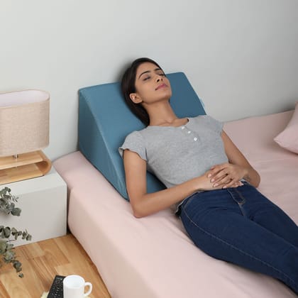 UrbanBed Wedge Cushion Teal (Small - 18x18x11 inches)