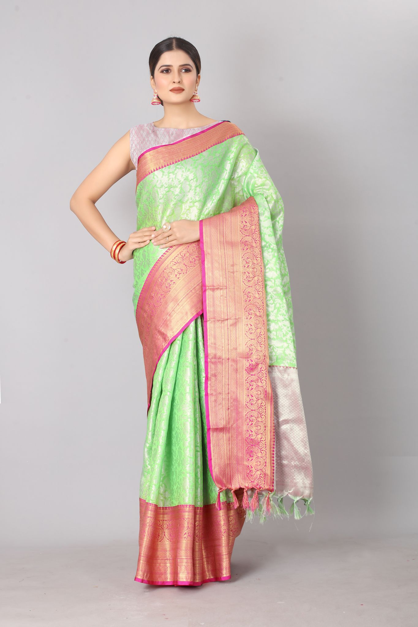 Women Weaving Work Saree with Rich Pallu