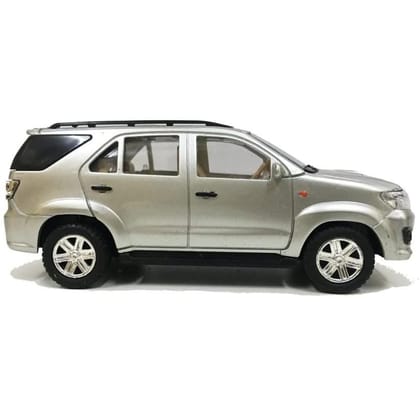 Pul Back Fortuner Car Toy for Kids Multi Colour