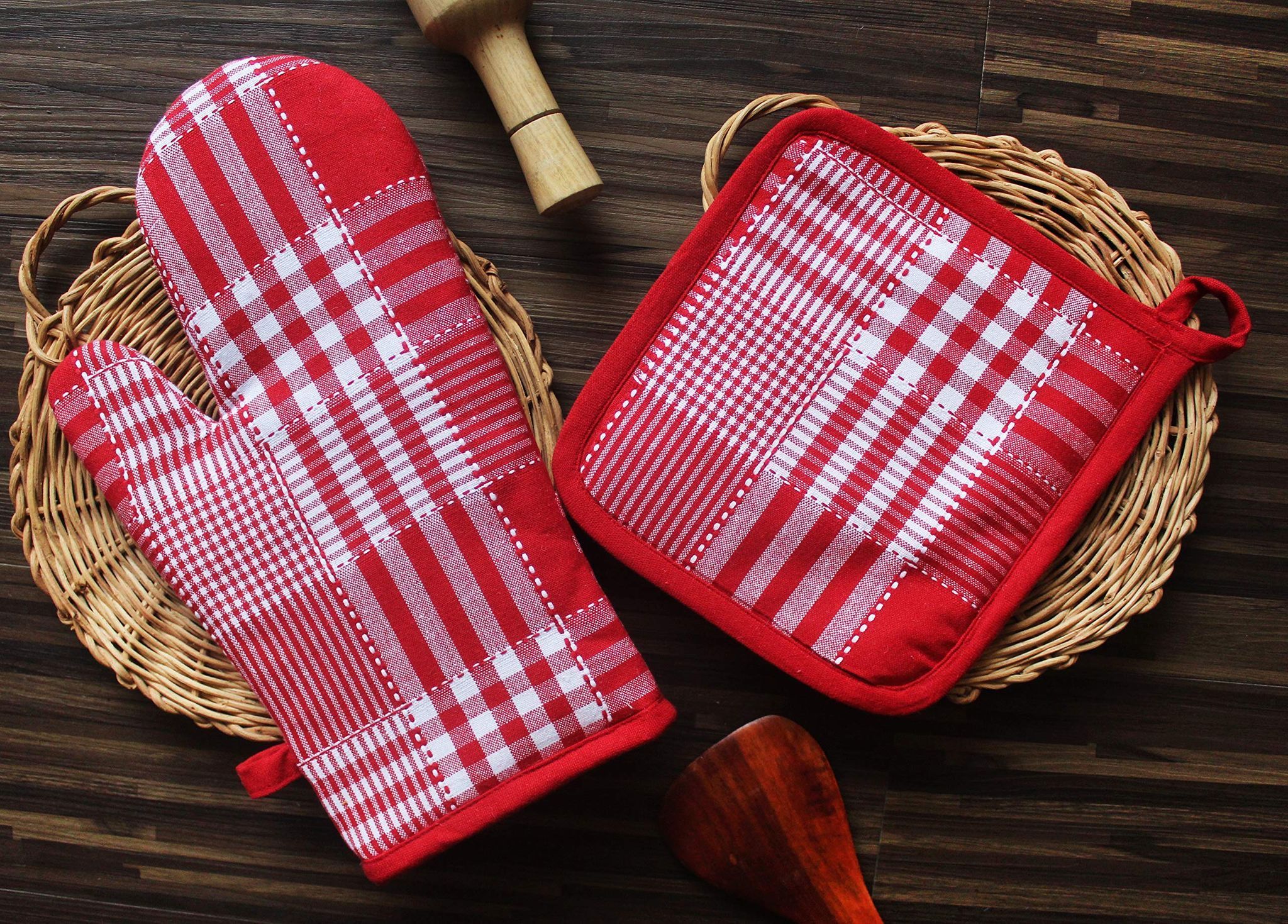 Airwill ? Cotton Designer Pattern Heat Resistant Kitchen Linens (1 Oven Mitt & 1 Pot Holder) (Red)