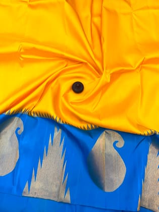 Yellow Color Long Border Kanjivaram Pure Silk Saree Has Contrast Pallu & Blouse