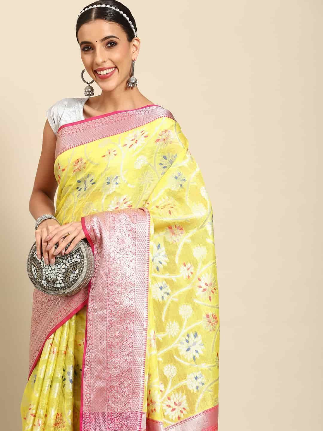 Women's Brocade Soft Silk Zari Woven Saree With Unstiched Blouse Piece