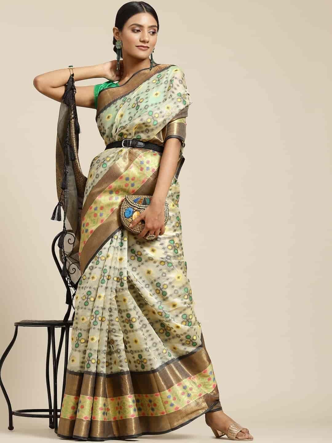 Women's Ikkat Designer Silk Saree With Unstiched Blouse Piece