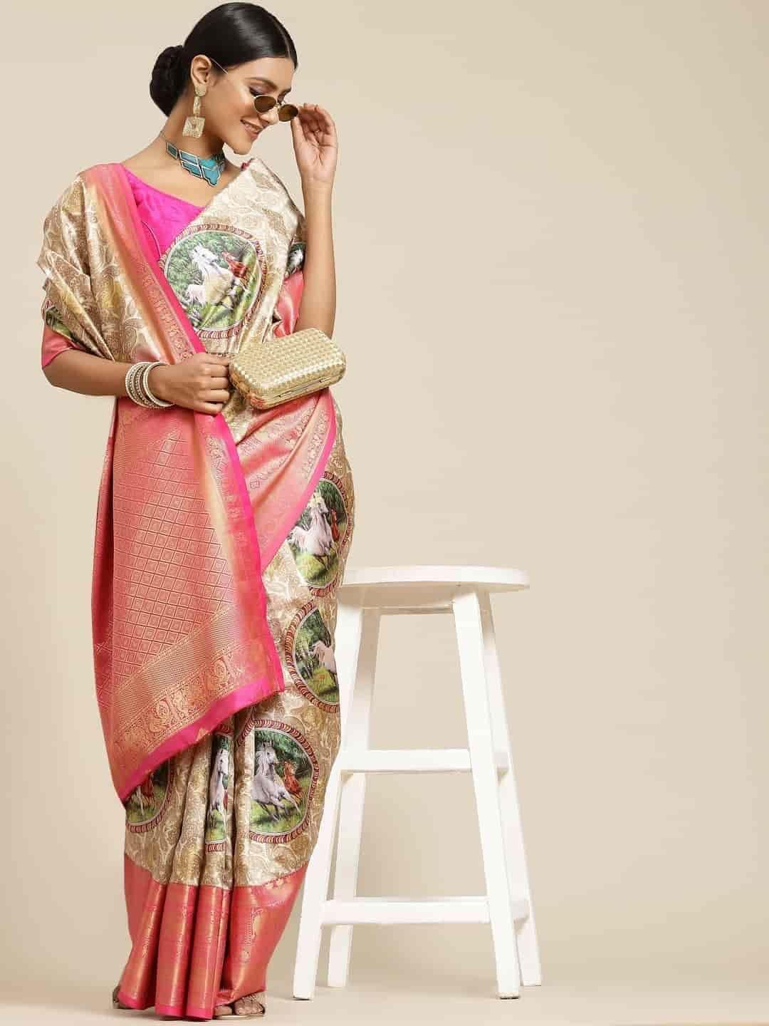 Women's Banarasi Digital Printed Zari Woven Saree with Unstiched Blouse Piece