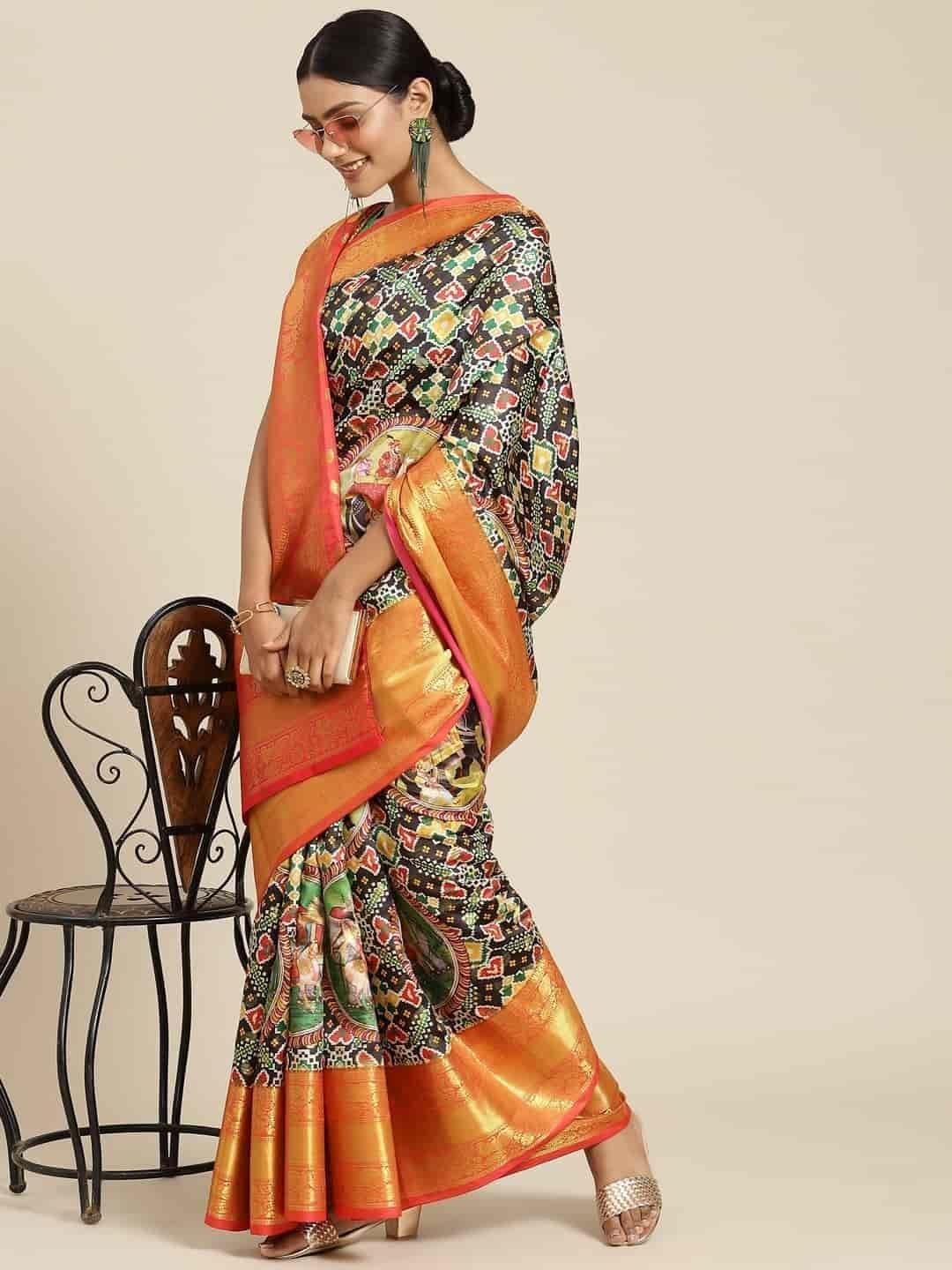 Women's Banarasi Digital Printed Zari Woven Saree with Unstiched Blouse Piece
