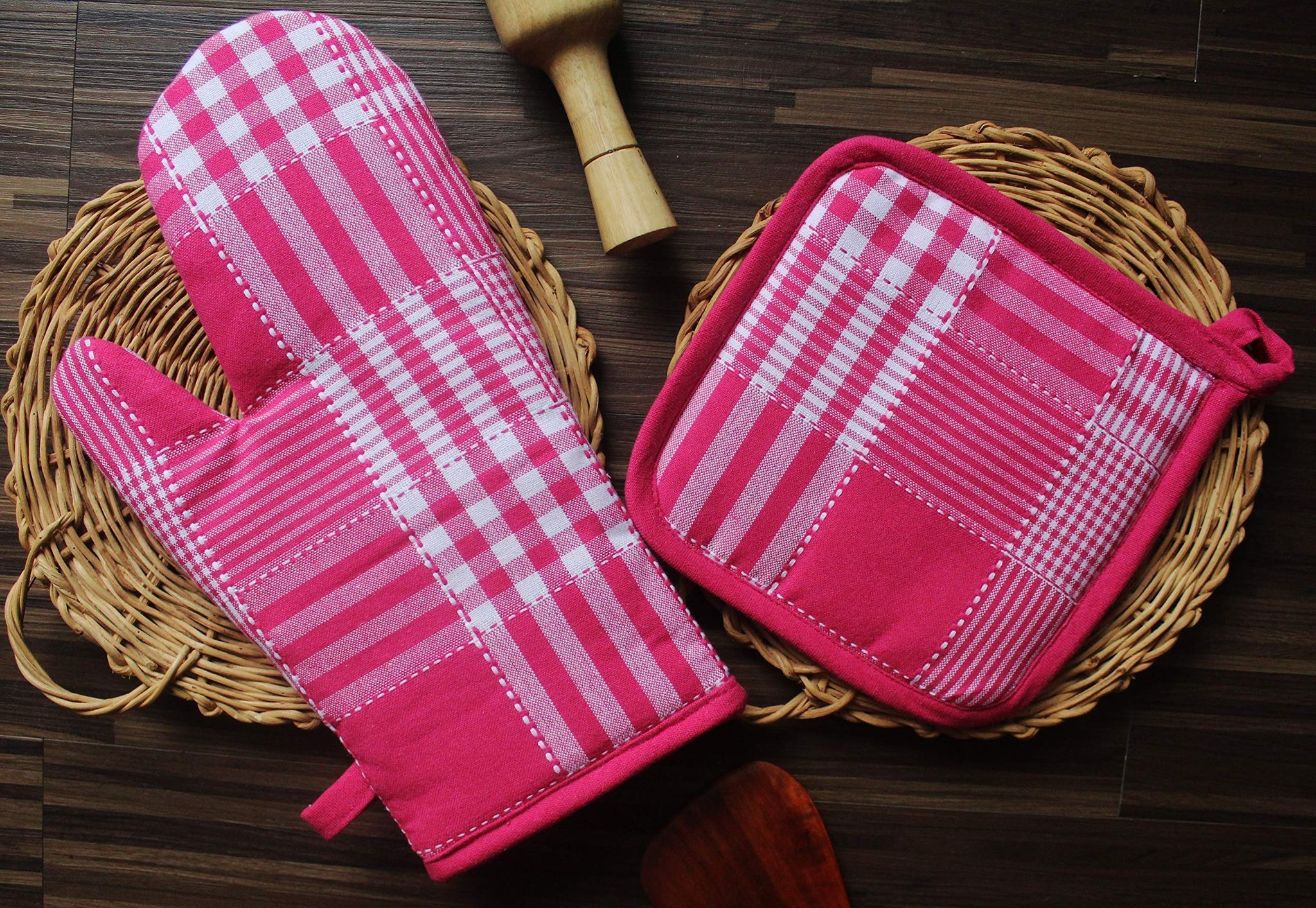 Airwill ? Cotton Designer Pattern Heat Resistant Kitchen Linens (1 Oven Mitt & 1 Pot Holder) (Pink)