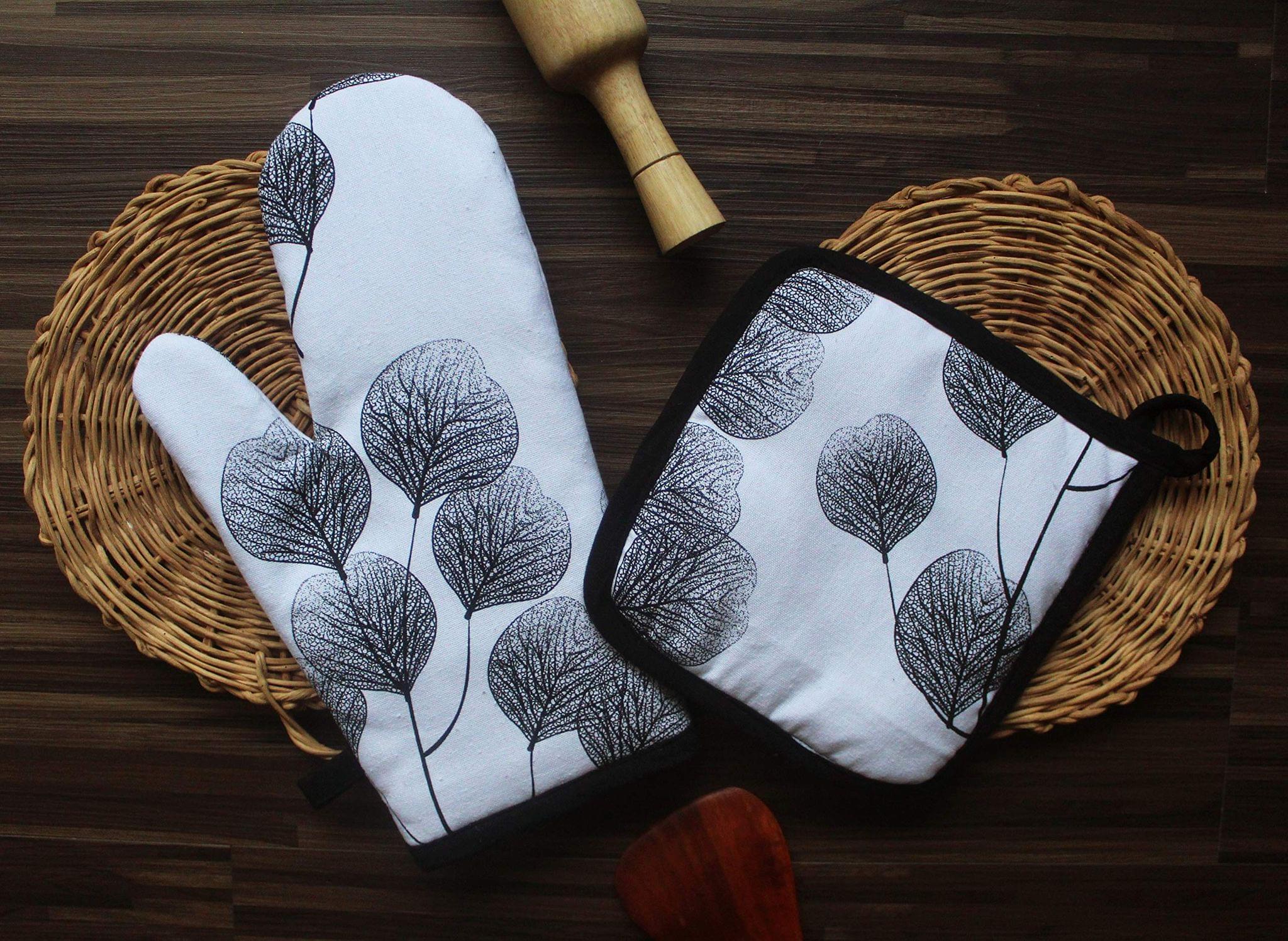 Airwill ? Cotton Designer Pattern Heat Resistant Kitchen Linens (1 Oven Mitt & 1 Pot Holder) (Black,White)