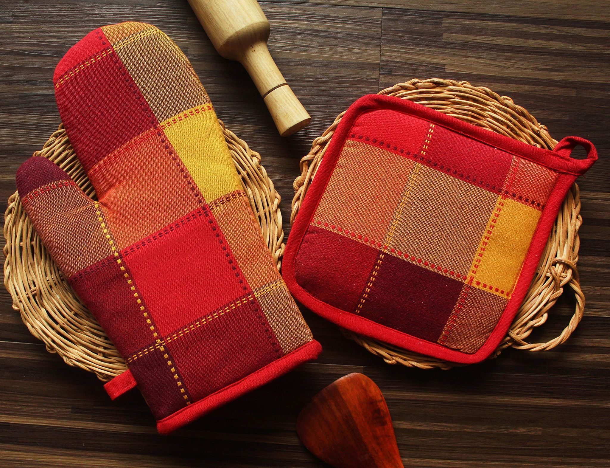 Airwill ? Cotton Designer Pattern Heat Resistant Kitchen Linens (1 Oven Mitt & 1 Pot Holder) (Red,Orange)