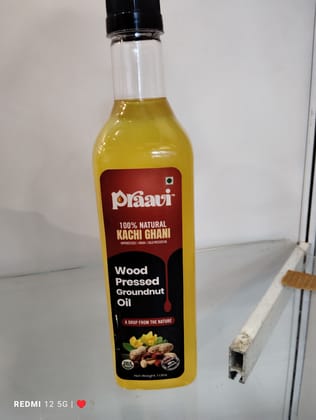Praavi Pure Groundnut (Peanut) Oil - 1 Litre Wood Pressed, Fresh & Farmer-Made