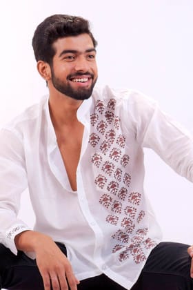 VHO INDIA 09 BROWNBOX SHIRT VHO INDIA 09 BROWNBOX SHIRT