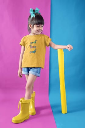Round Neck T-Shirt (Toddlers) - Three Dachshunds (17 Colours)