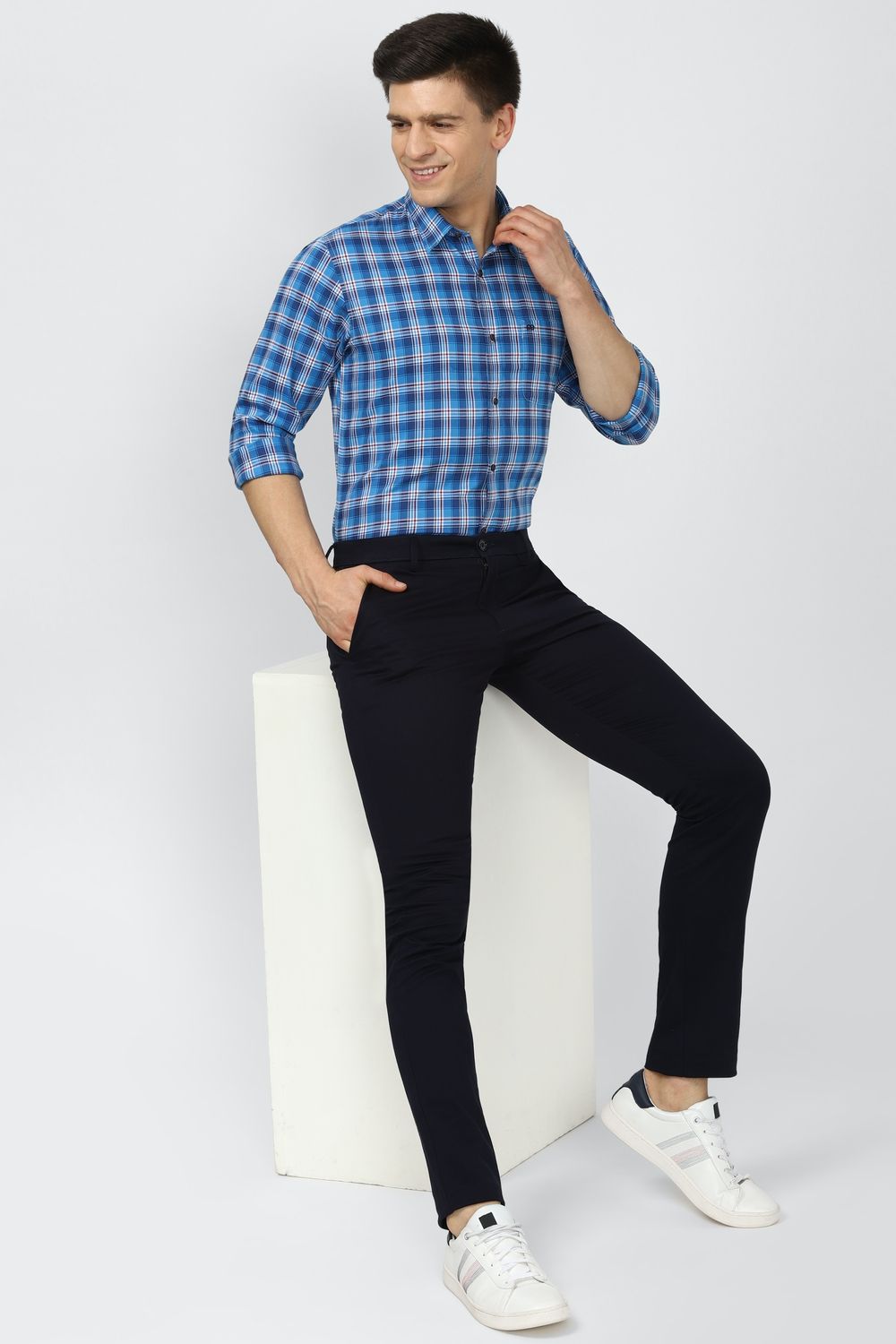 Men Blue Slim Fit Check Full Sleeves Casual Shirt