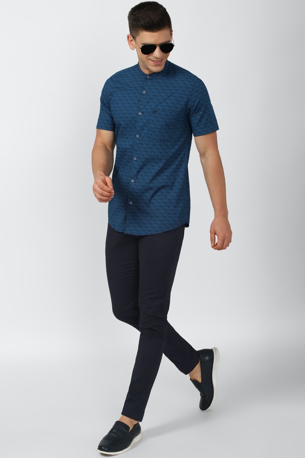 Men Blue Slim Fit Print Half Sleeves Casual Shirt