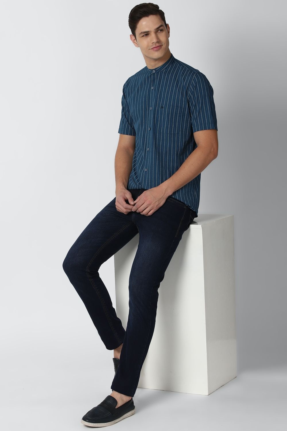 Men Blue Slim Fit Stripe Half Sleeves Casual Shirt