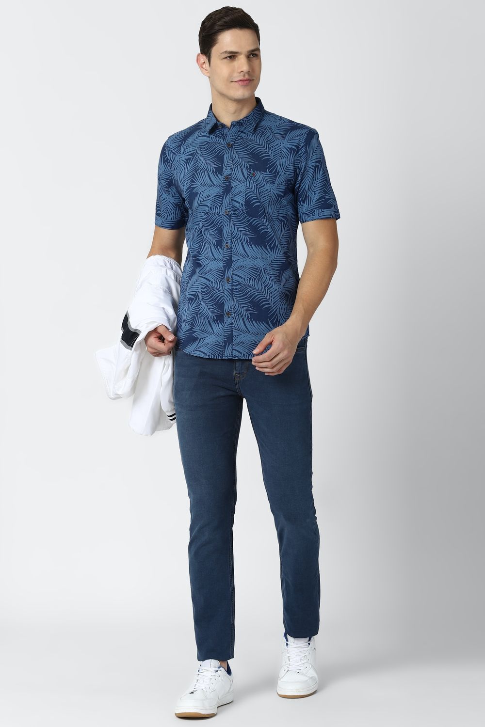 Men Blue Slim Fit Print Half Sleeves Casual Shirt