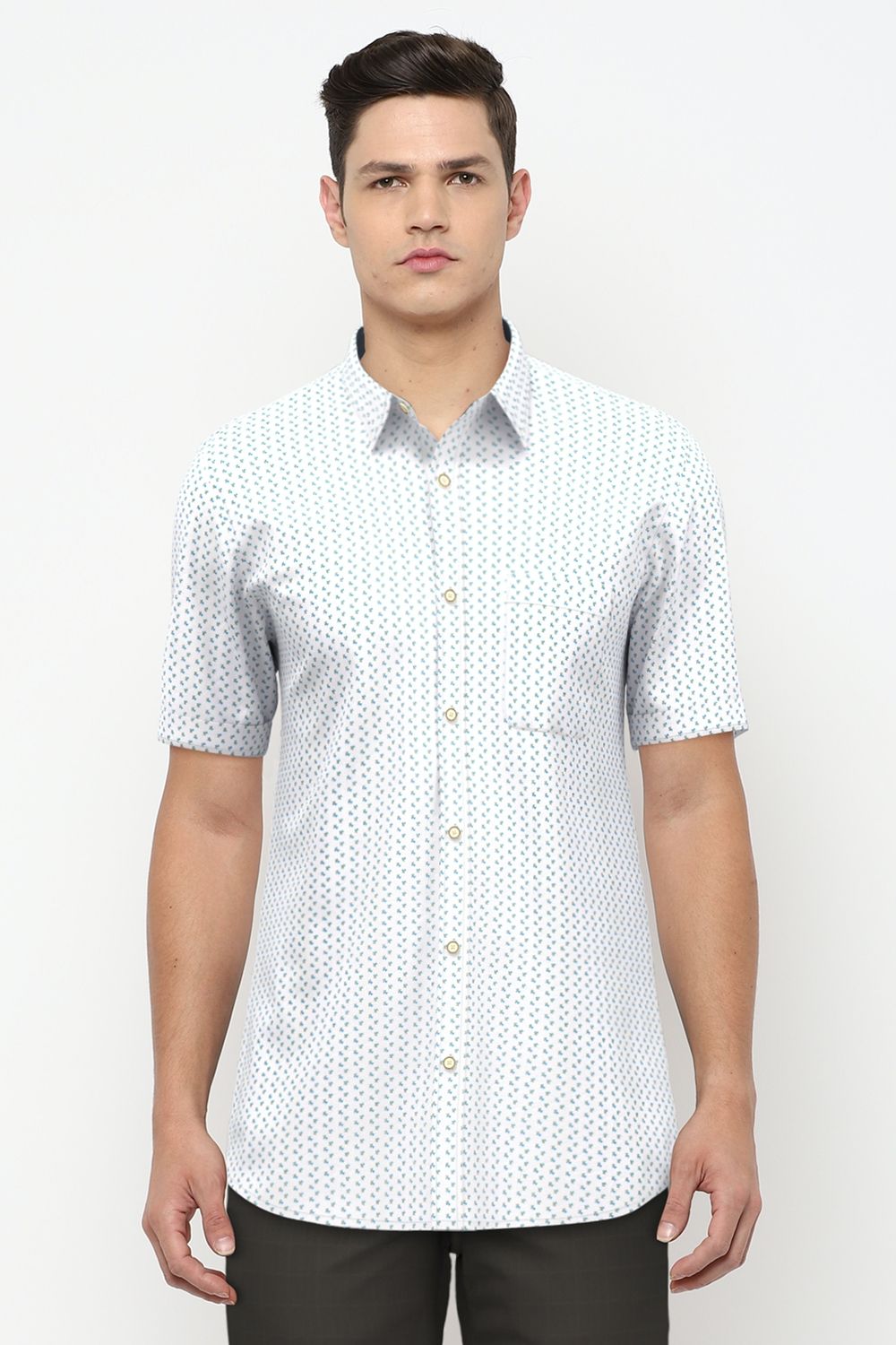 Men White Slim Fit Print Half Sleeves Casual Shirt