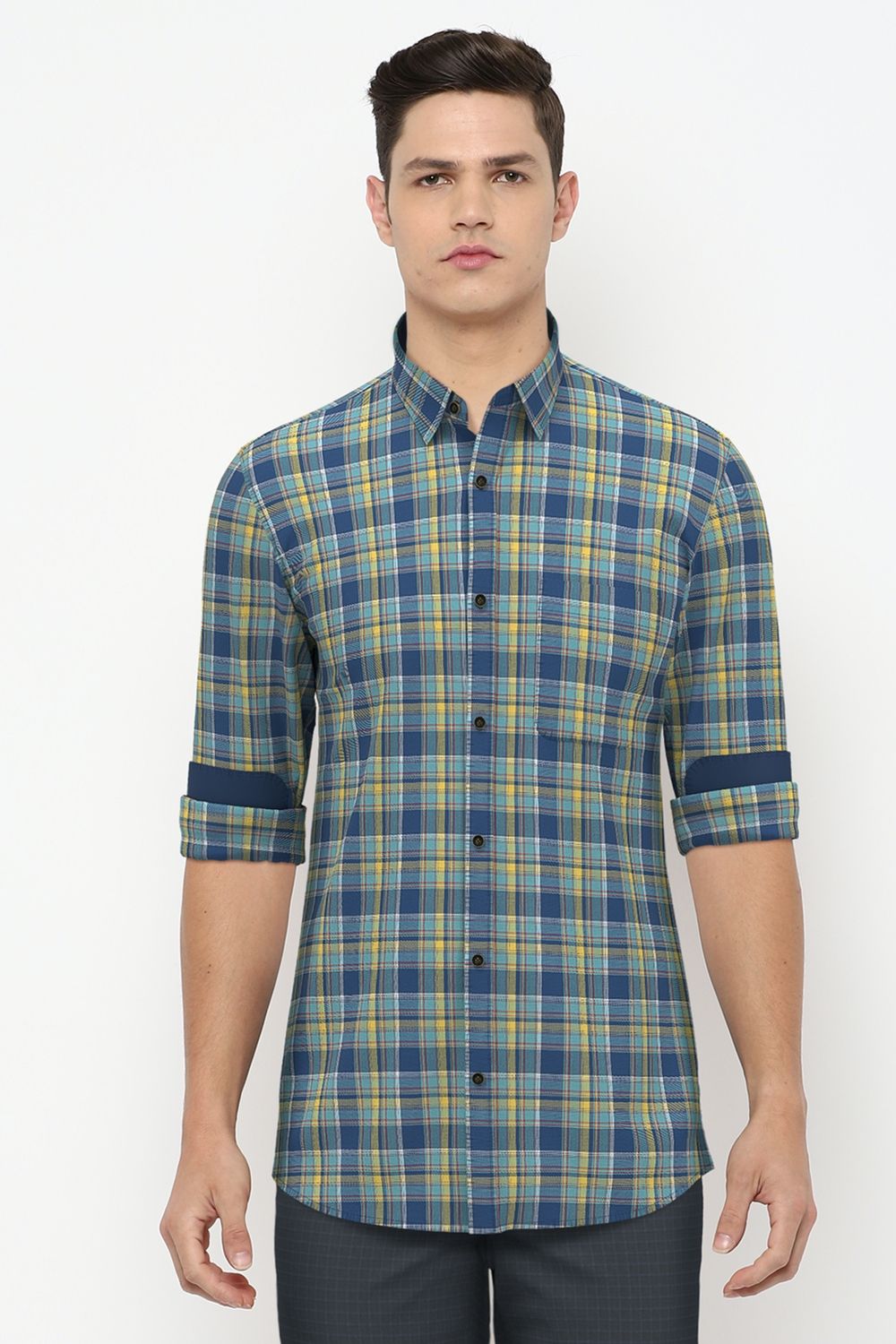 Men Blue Slim Fit Check Full Sleeves Casual Shirt