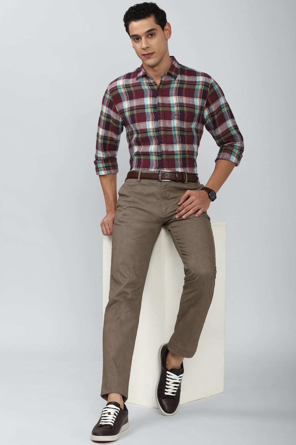 Men Maroon Slim Fit Check Full Sleeves Casual Shirt