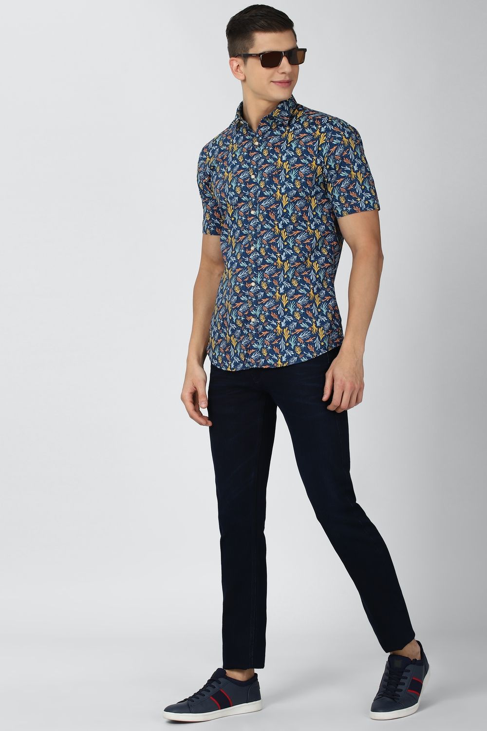 Men Blue Slim Fit Print Half Sleeves Casual Shirt