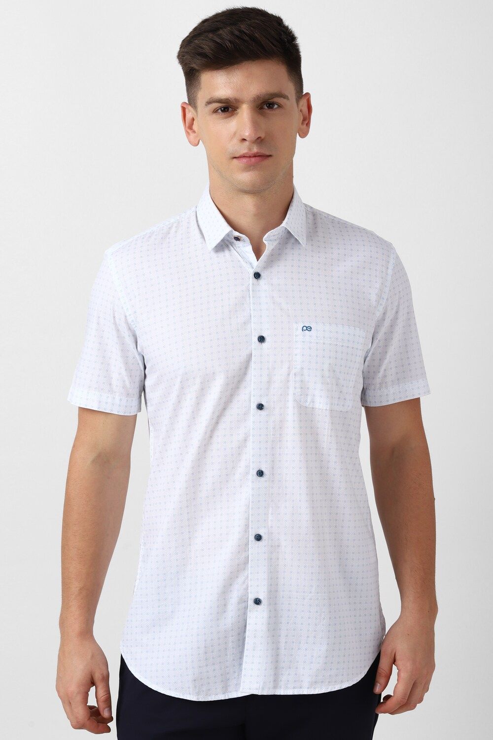 Men White Slim Fit Print Half Sleeves Casual Shirt