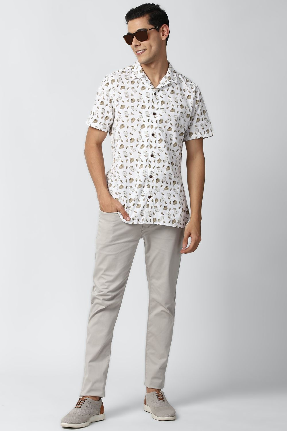 Men White Super Slim Fit Print Half Sleeves Casual Shirt