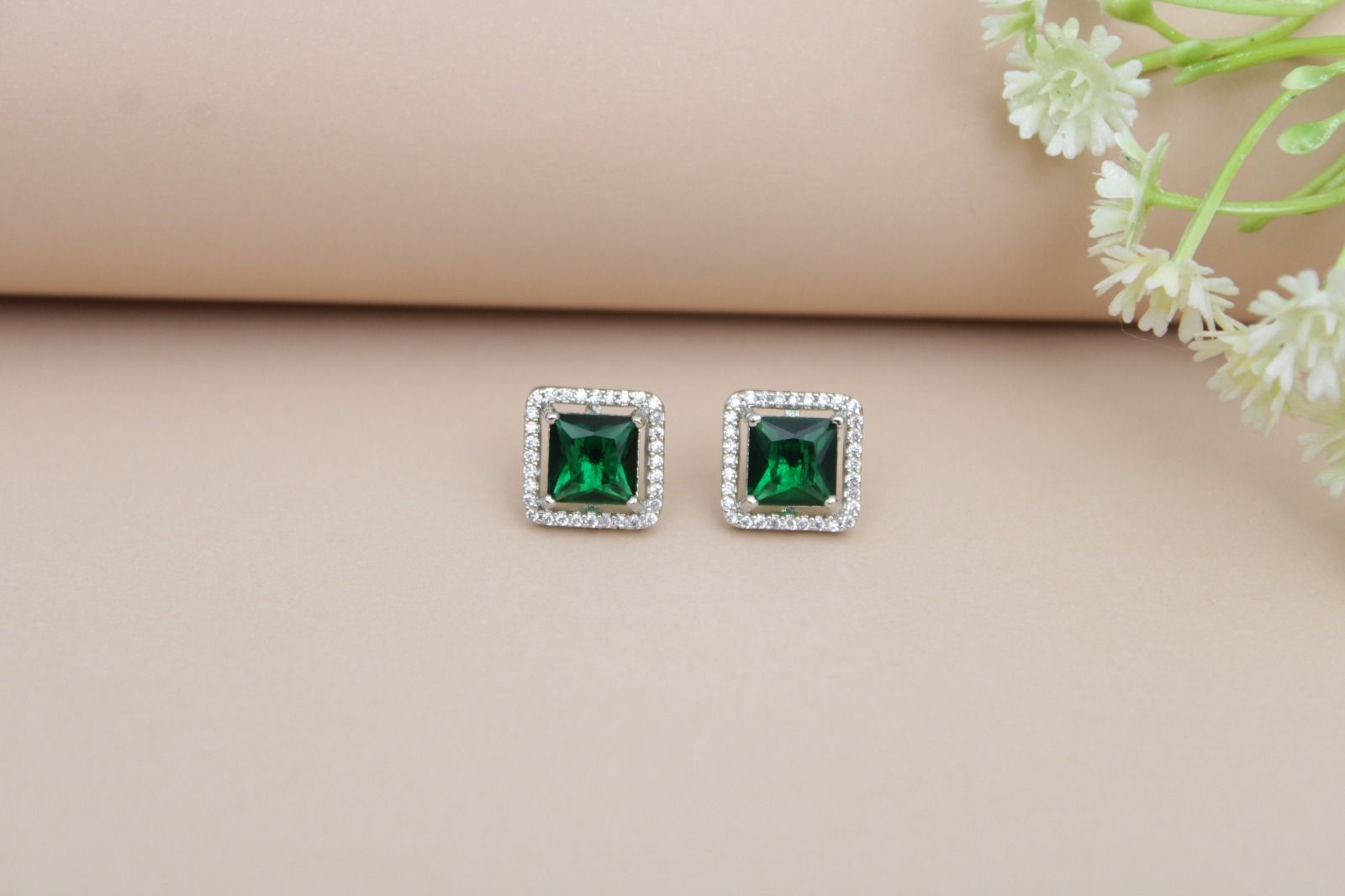 Silver plated cz square shape ear stud forgirl & women