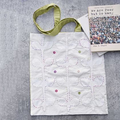 WHITE & GREEN APPLIQUE MIRROR WORK TOTE BAG WHITE & GREEN APPLIQUE MIRROR WORK TOTE BAG