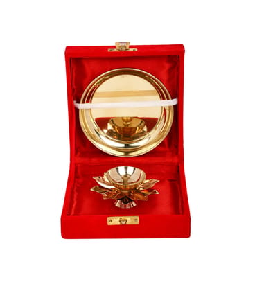 BulkySanta Brass Plate with Diya || Brass Lotus Diya Small || Brass Plate 4 inches (with Gift Box) BulkySanta Brass Plate with Diya || Brass Lotus Diya Small || Brass Plate 4 inches (with Gift Box)