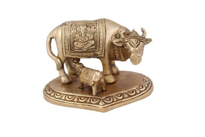 Arihant Craft� Kamdhenu Cow N Calf Idol Cow and Calf Statue Sculpture Hand Work Showpiece � 6.9 cm (Brass, Gold) Arihant Craft� Kamdhenu Cow N Calf Idol Cow and Calf Statue Sculpture Hand Work Showpiece � 6.9 cm (Brass, Gold)