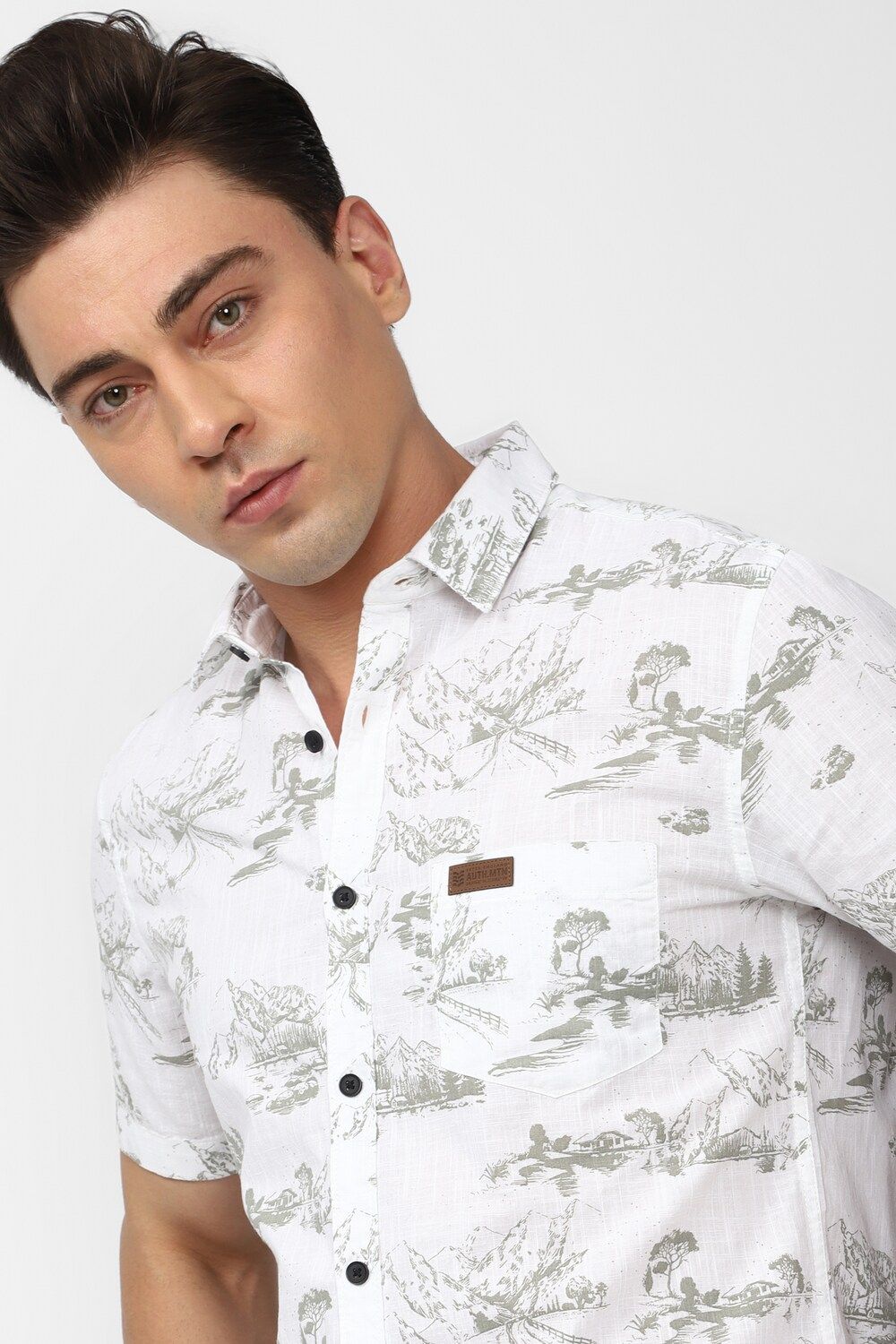Men White Slim Fit Print Half Sleeves Casual Shirt