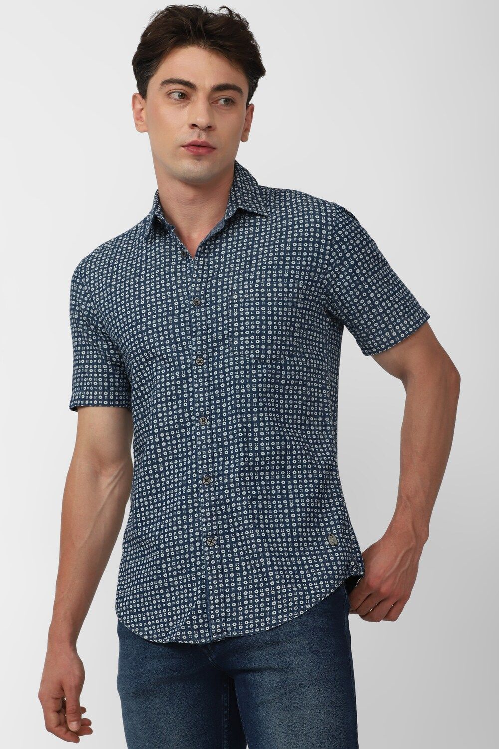 Men Navy Slim Fit Print Half Sleeves Casual Shirt