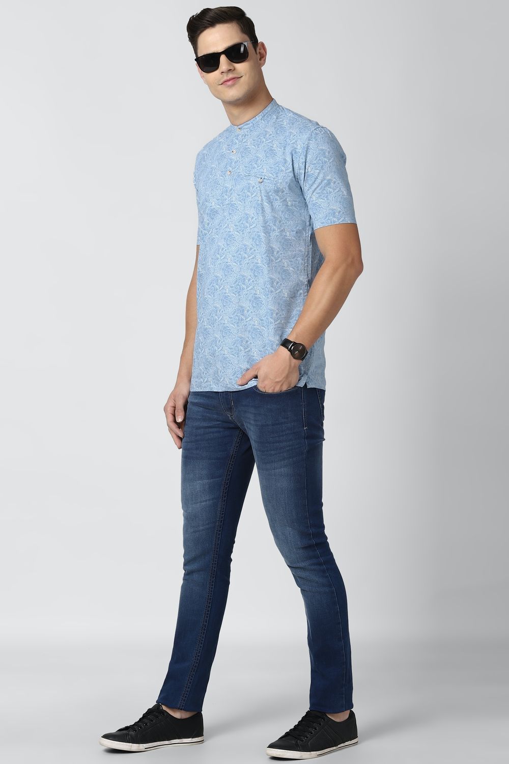 Men Blue Slim Fit Print Half Sleeves Casual Shirt
