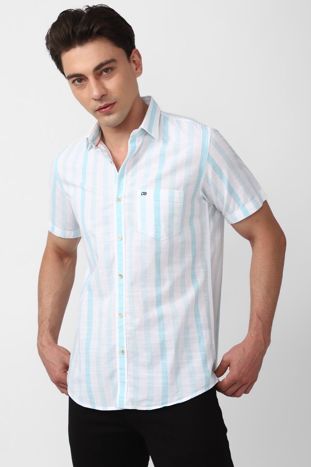 Men White Slim Fit Stripe Half Sleeves Casual Shirt