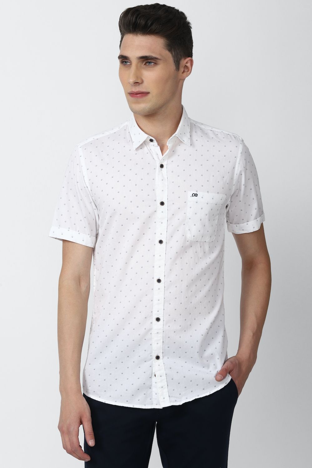 Men White Slim Fit Print Half Sleeves Casual Shirt