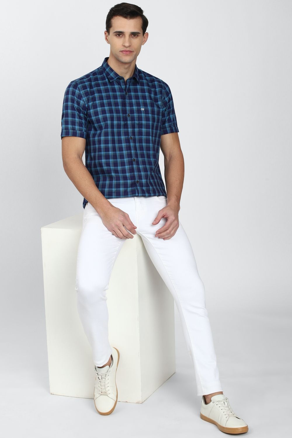 Men Navy Slim Fit Check Half Sleeves Casual Shirt