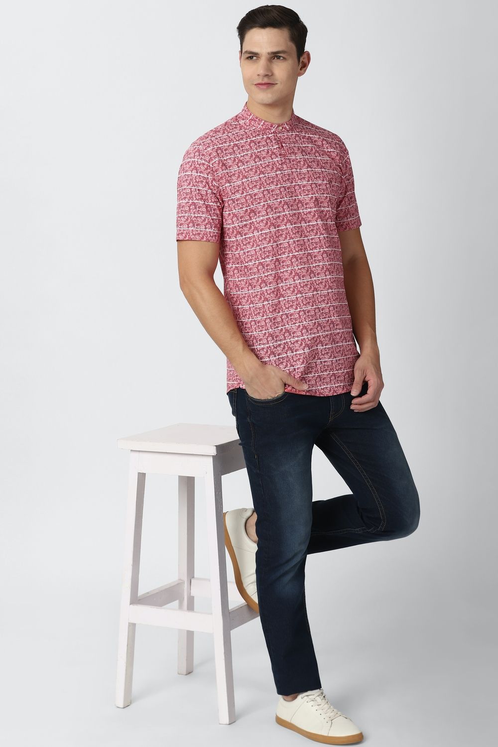 Men Pink Slim Fit Print Half Sleeves Casual Shirt