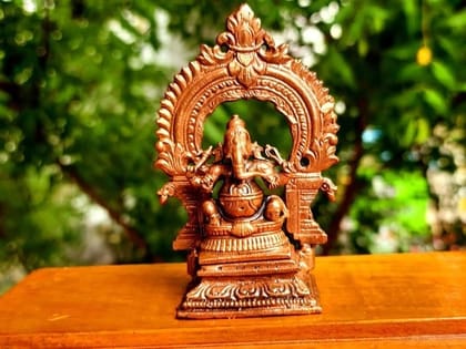 Searchers Paradise - Copper Idols ,Ganesh with Prabhavalli 3.3 inches, Copper Handmade 146 Grams, Patina Antique Finish, Pack of 1 Piece