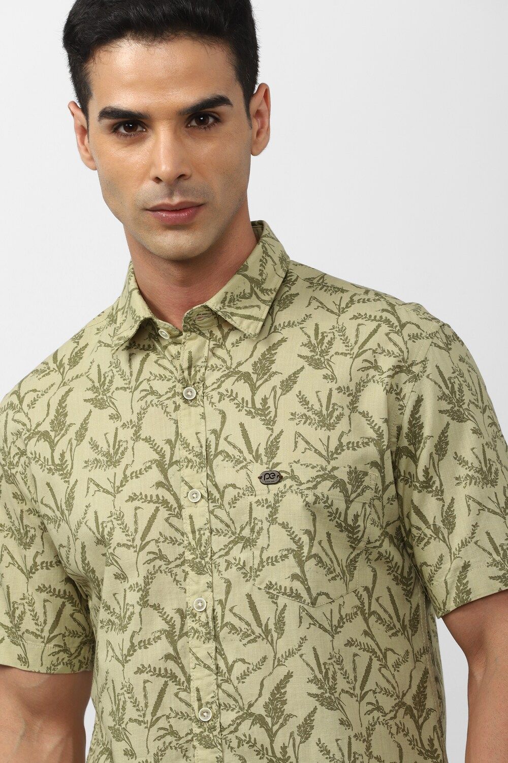 Men Olive Slim Fit Print Half Sleeves Casual Shirt