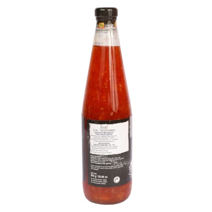 Real Thai Sweet Chilli Sauce 700 ml Glass Bottle