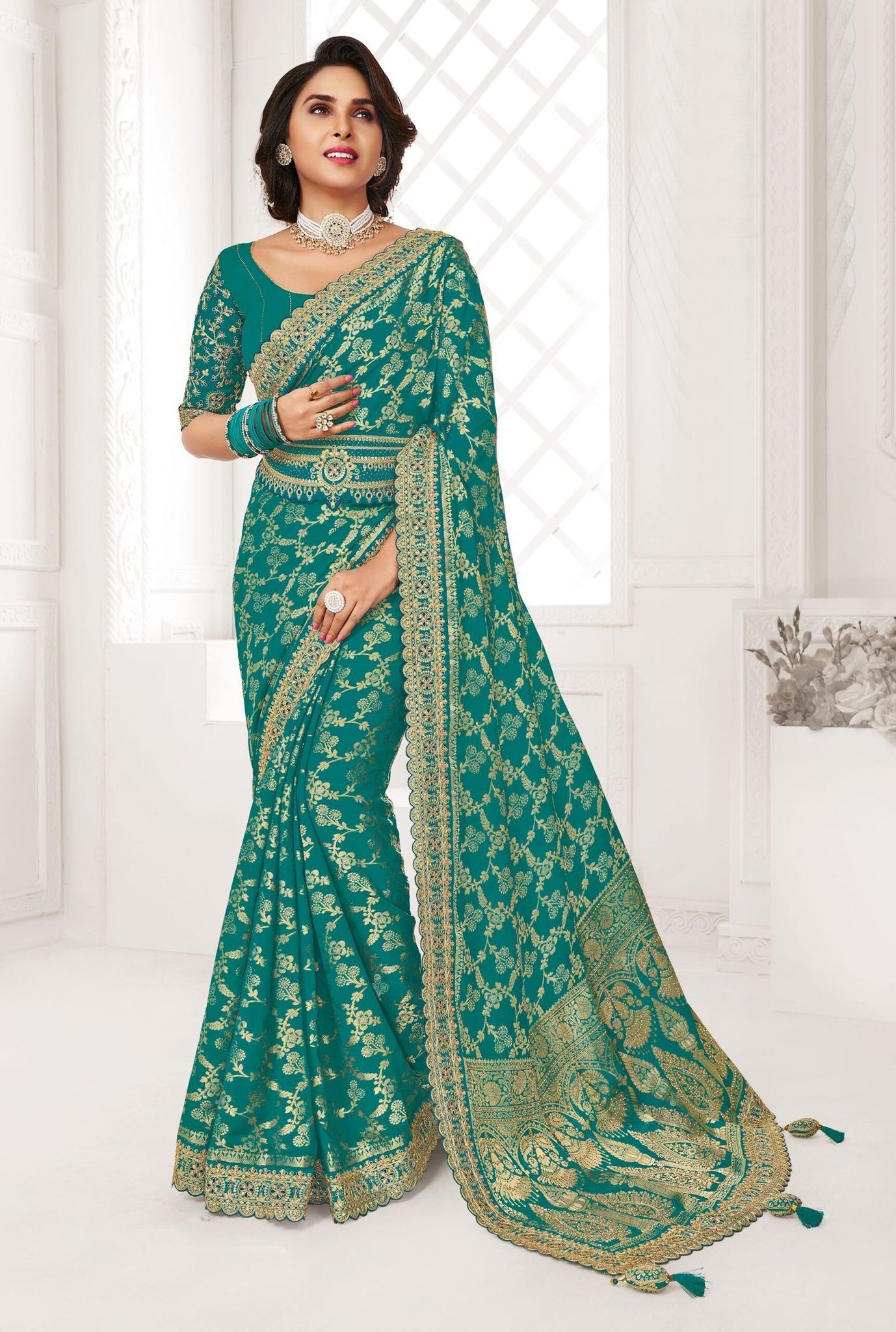 Color Turquoise Georgette Viscose Saree With Border And Blouse Piece
