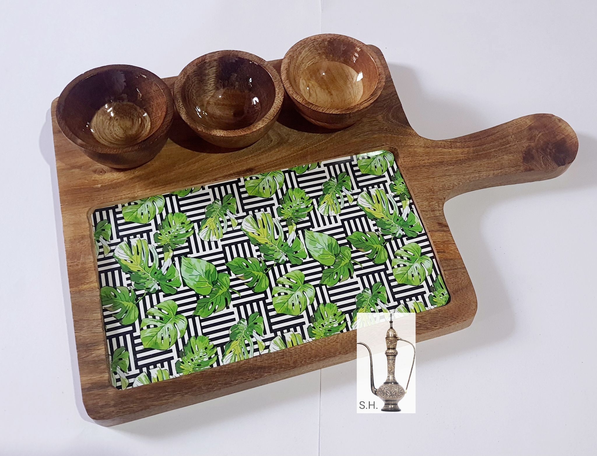 Sara Home Mango Wood Serving Chipdip/Dosa/Chees/Snacks Tray Printed Enamel Serving Platter with Handle Appetizer Plate Serving Platter With 3 Bowls