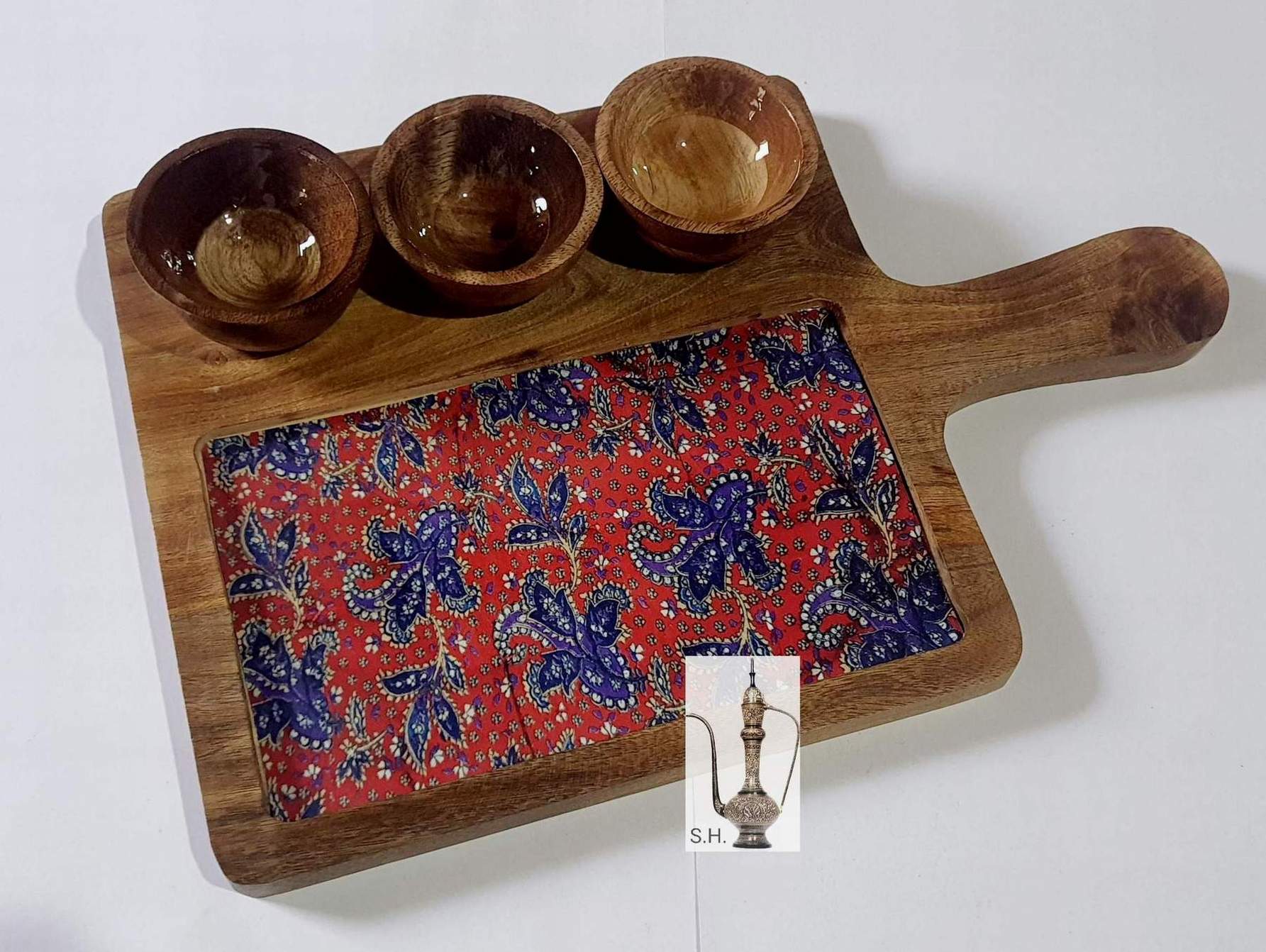Sara Home Mango Wood Serving Chipdip/Dosa/Chees/Snacks Tray Printed Enamel Serving Platter with Handle Appetizer Plate Serving Platter With 3 Bowls