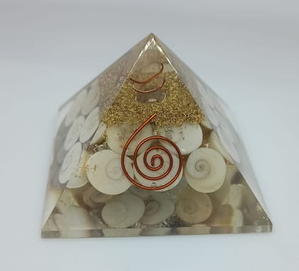 Orgone Gomati Chakra pyramid Orgone Gomati Chakra pyramid