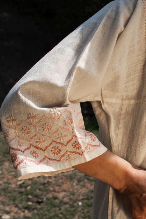 Avani Chikankari Off White Pure Cotton 3Q Sleeve Straight Kurta