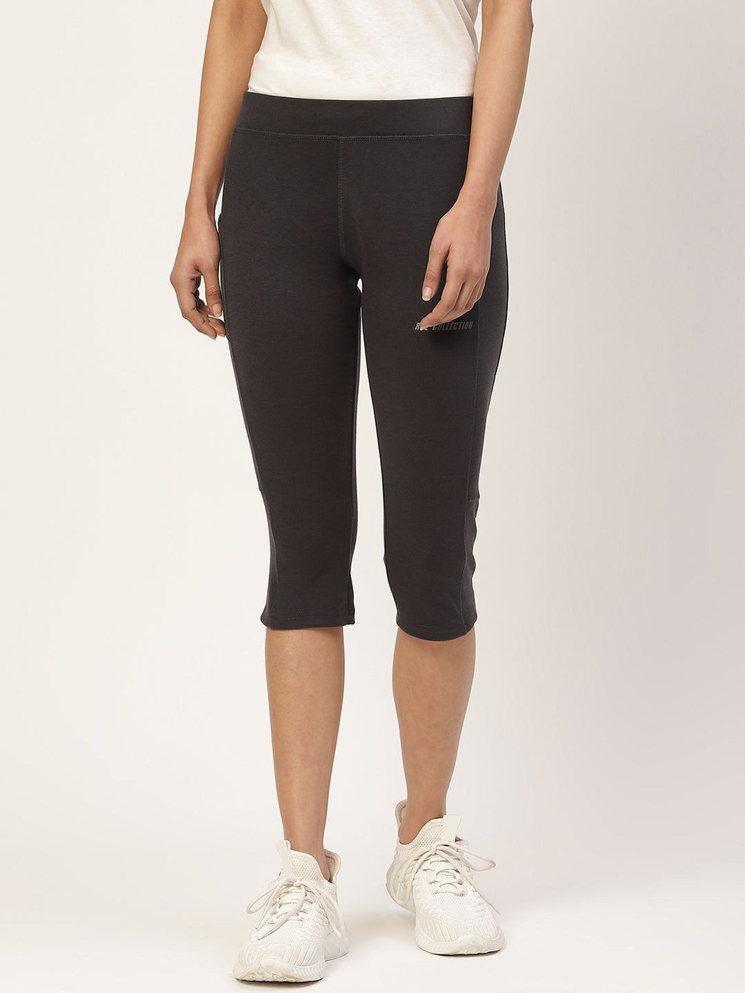 Women Charcoal Grey Solid Three-Fourth Length Skinny Fit Jeggings