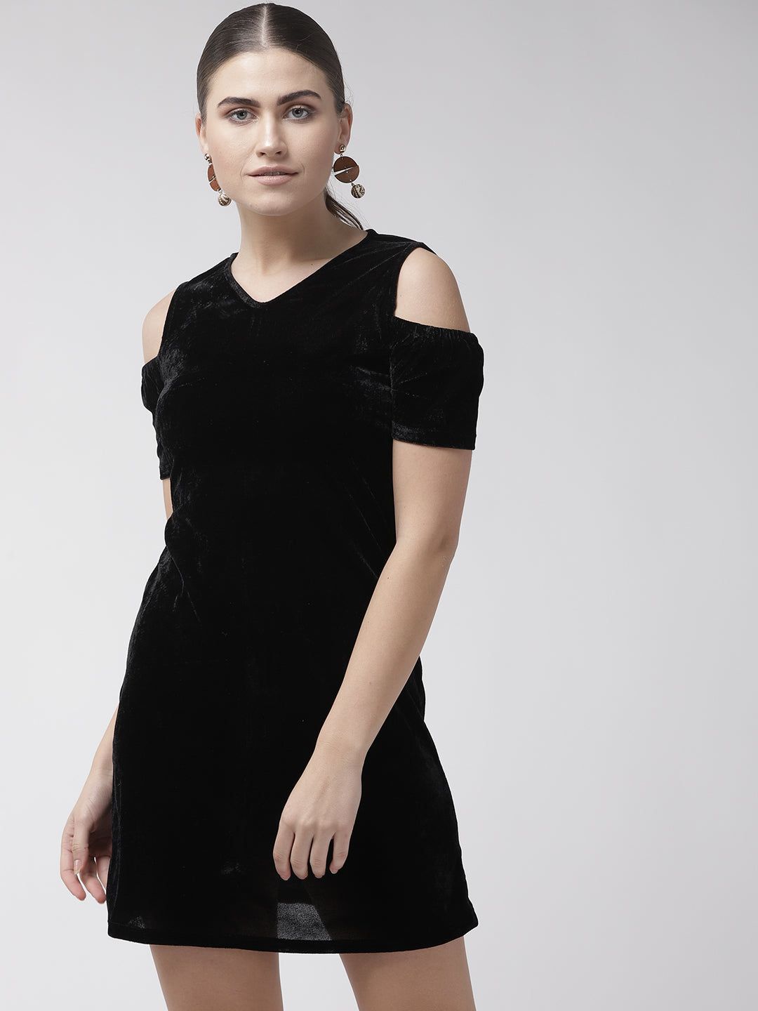 Women Black Solid Velvet Finish Sheath Dress