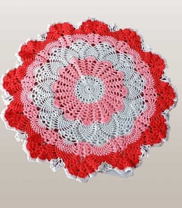 HANCRAFTED KNITTED TABLE CLOTH