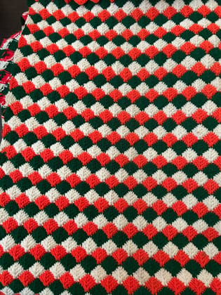 Multicolur Woolen Crochet Table Cloth